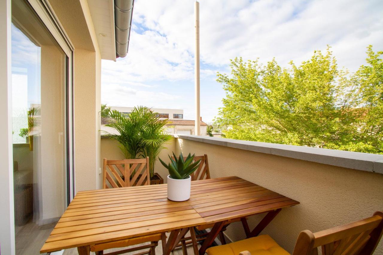 Soleil D'Ete - Netflix & Wifi - Balcon - Climatisation - Parking Gratuit - Check-In 24H24 - Emplacement Velos - Goodmarning Châlons-en-Champagne Exterior foto
